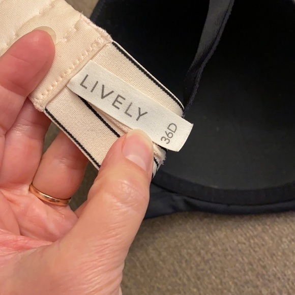 LIVELY Deep V No Wire Plunge Bra 36D - Picture 12 of 14